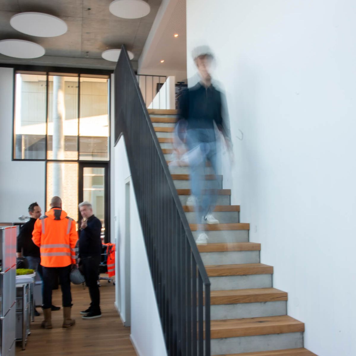 Innenansicht Büro mit Blick auf Treppe
